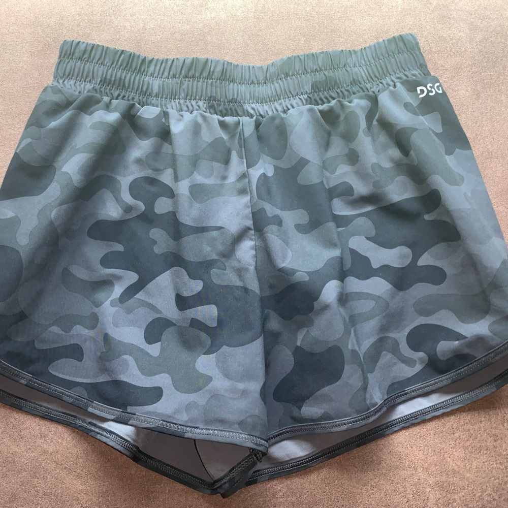 Girls 10-12 camo short